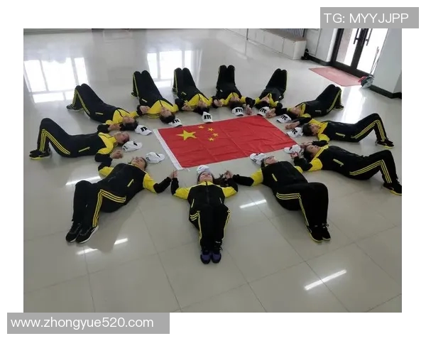 足球明星欢庆新春佳节精彩瞬间混剪图集展现团圆与祝福的美好时刻