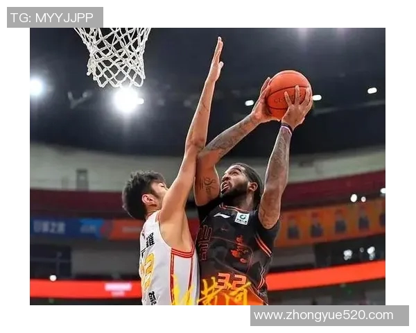 第24轮激战深圳队迎战广厦队争夺季后赛关键胜利